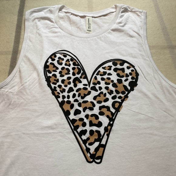 Leopard Print Heart White Muscle Shirt Women’s Size Large - Picture 2 of 6